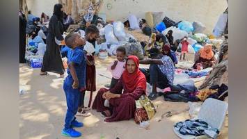 un prangert eu-asylpolitik an: „ich wünschte, ich wäre gestorben“