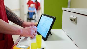 Pflege in Berlin und Brandenburg: Neue Umfrage zeigt Missstände auf