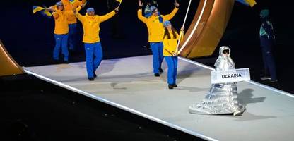 Olympia 2026: Russin trug Ukraine-Schild bei Olympia-Eröffnung