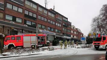 Feuerwehreinsatz: Verkehrschaos im Reinbeker Zentrum