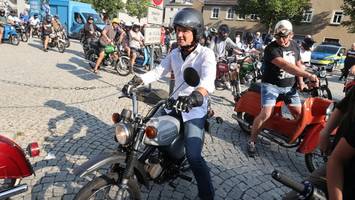 „Schwalbe“-Mopeds: Nachfahren der Gründerfamilie wehren sich gegen AfD