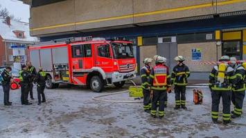 Gefahrstoff ausgetreten – Polizei räumt Hamburger Einkaufszentrum
