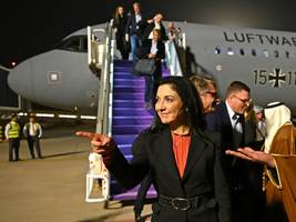 Politische Beziehungen: Reist Karl-Theodor zu Guttenberg dienstlich mit Ministerin Reiche – oder privat?