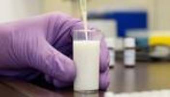 ernährung: mandeldrinks könnten laut experten für kinder gesundheitsrisiko sein