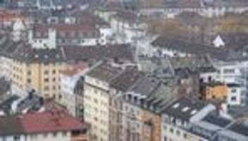 Wohnen, mieten, zahlen: Hohe Heizkosten, marode Wohnungen – Bündnis fordert Gesetz