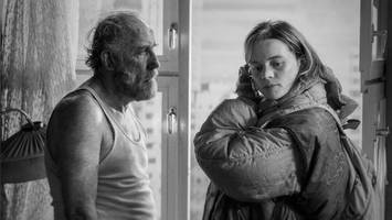 Surrealismus und Komik: „Sie glauben an Engel, Herr Drowak?“