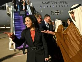 Politische Beziehungen: Reist Karl-Theodor zu Guttenberg dienstlich mit Ministerin Reiche – oder privat?