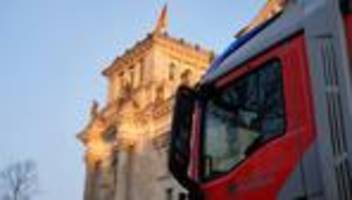 Berlin: Gefahrenstoff löst Feuerwehreinsatz in Reichstagsgebäude aus