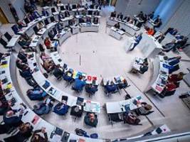 SPD abgeschlagen auf Platz zwei: AfD bei Wahlumfrage in Mecklenburg-Vorpommern weit vorn