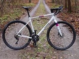 Schotterrad im Praxistest: Auf Tour mit dem Einsteiger-Gravelbike Stevens Gravere Eco