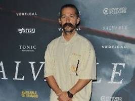 Wegen Bar-Attacke festgenommen: Shia LaBeouf reagiert mit Zwei-Wort-Botschaft