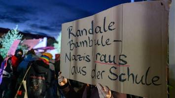 berliner bündnis fordert auftrittsverbot für afd-politiker an schulen