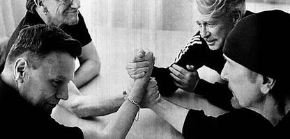 u2 überrascht mit ep »days of ash«: die rückkehr der unlöschbaren