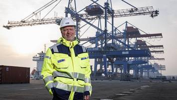 hamburger hafenkonzern hhla macht nach steuern nur einen minigewinn