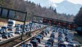 Reisen und Verkehr: Wo es zum Ferienende auf den Straßen voll wird