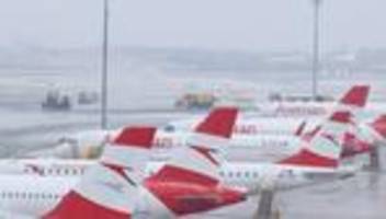 Österreich: Wiener Flughafen setzt wegen starken Schneefalls Betrieb aus