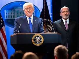 einnahmen werden steigen: trump nennt zoll-urteil schande und will weltweiten zoll von zusätzlich zehn prozent verhängen