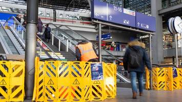 hauptbahnhof & südkreuz: wann die ersten rolltreppen wieder laufen sollen