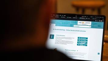 experten empfehlen leichte anhebung des rundfunkbeitrags ab 2027