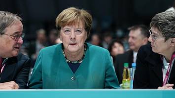 Merz und Merkel: Diese kleine Szene verrät viel über ihr Verhältnis