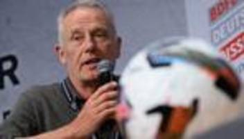 Als TV-Experte im Einsatz: Ex-Freiburg-Coach Streich: Kein Comeback-Plan als Trainer