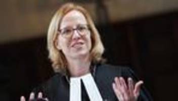 landessynode: bischöfin steen betont einsatz der kirche für demokratie