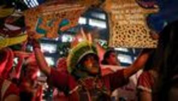 Proteste: Brasilianische Indigene besetzen Hafen von US-Agrarkonzern