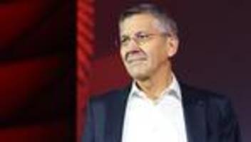 rassismus-debatte: bayern-präsident lobt trainer kompany nach rassismus-statement