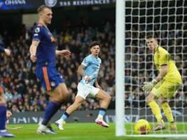 arsenal-patzer genutzt: mancity zittert sich zum sieg und macht titelkampf richtig heiß