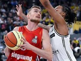 Dreier-Festival in der Overtime: Harte Niederlage: Bayern-Basketballer verlieren Pokal-Krimi