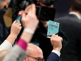 Saisonkräfte ohne Mindestlohn: CDU stimmt für rechtlich nicht möglichen Antrag