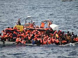 Unglück mit Flüchtlingsboot : Drei Menschen sterben vor Kreta, Dutzende werden vermisst