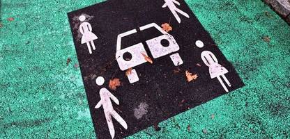 carsharing, e-scooter und co.: leihsysteme verärgern frauen