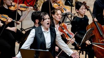 zutiefst bewegend: elsa dreisig stirbt den liebestod in der elbphilharmonie