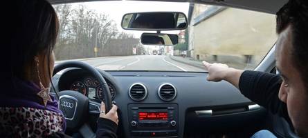 fahrstunden bei mama und papa: so funktioniert das „taferl“-modell in Österreich