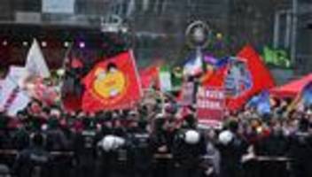 AfD: Mehr als 3.000 Demonstranten gegen Höcke-Auftritt