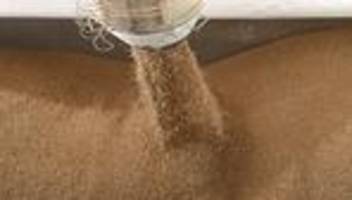 Brand: Nach Brand: Tonnenweise Pellets saugen Löschwasser auf