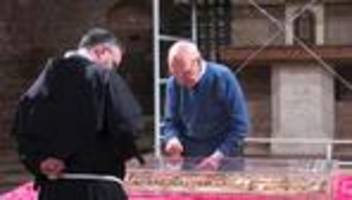 Nach 800 Jahren in der Erde: Heilige Konkurrenz