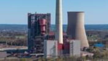 Teil der Energiewende: Schornstein des Kraftwerks Ibbenbüren wird gesprengt