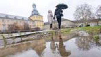 wetter: frühlingshafte temperaturen - aber weiter regen