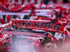 Tödlicher Unfall vor Spielbeginn: Fan stirbt nach Sturz im Kölner Stadion