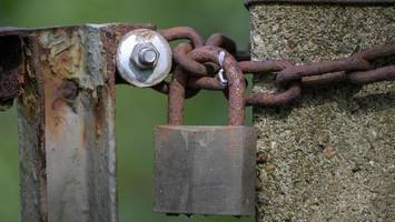 Verlassene Schrottimmobilie bot einen überraschenden Fund