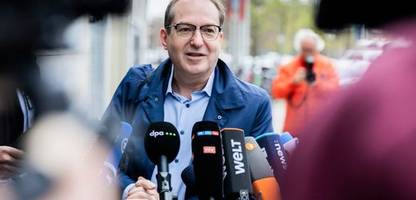 Asyl: Alexander Dobrindt plant schnelleren Zugang zum Arbeitsmarkt für Asylsuchende