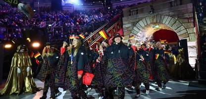 Olympia-Abschlussfeier: Pompöse Opern und peinliche Ponchos