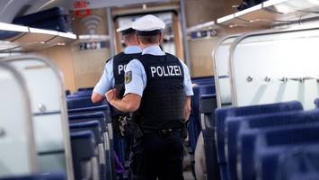 3,4 promille: betrunkener muss aus metronom getragen werden