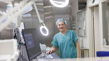 „steril ist standard“: hygieneexpertin traute wahlers sorgt für sichere ops