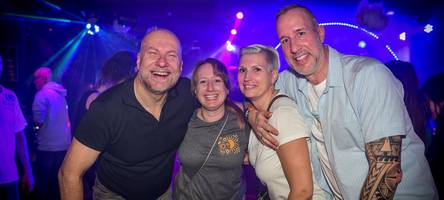 Cosmic Connection in der Rockfabrik: Die besten Partybilder vom Samstag