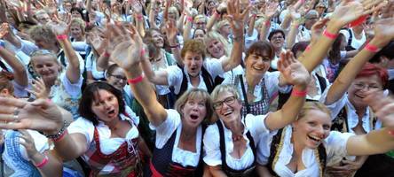 Tausende Dirndl und ein riesiges Osternest: Diese Weltrekorde wurden in Bayerisch-Schwaben aufgestellt