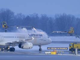 Chaos wegen Schnees: Für Münchens Flughafen ist es beschämend, wenn 600 Passagiere im Flugzeug übernachten müssen