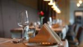 Gaststätten: Hohe Lohnkosten setzen Gastgewerbe weiter unter Druck